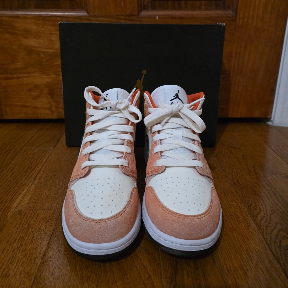 Kids' Jordan Sneakers - White and Peach